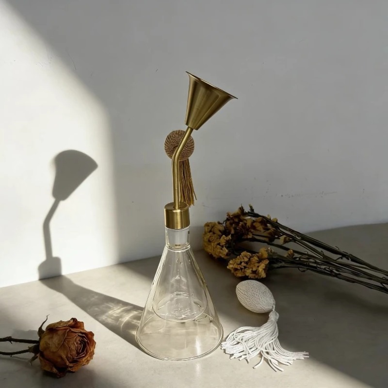 Elegancka butelka z frędzlami  – Perfume Fragrance Store recenzja i cena